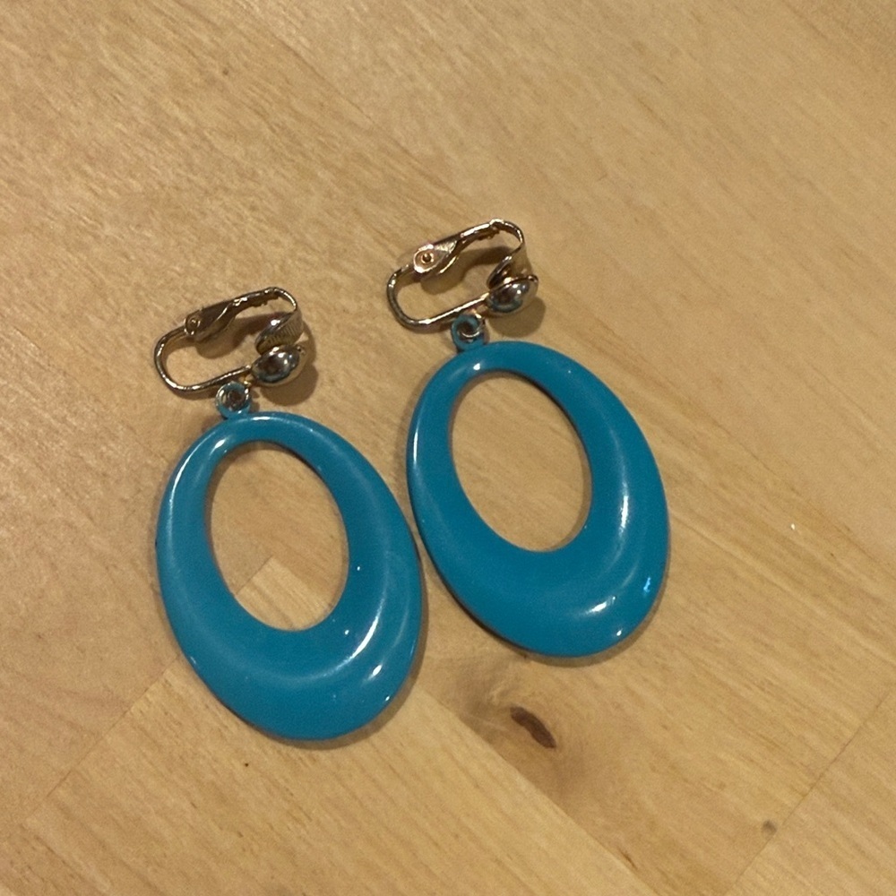 Vintage Metal Blue Oval Clip-On Earrings